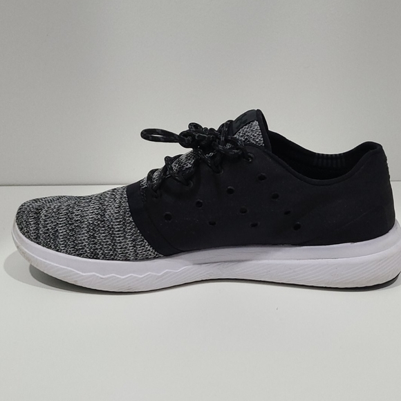 under armour causal shoes - Picture 2 of 4